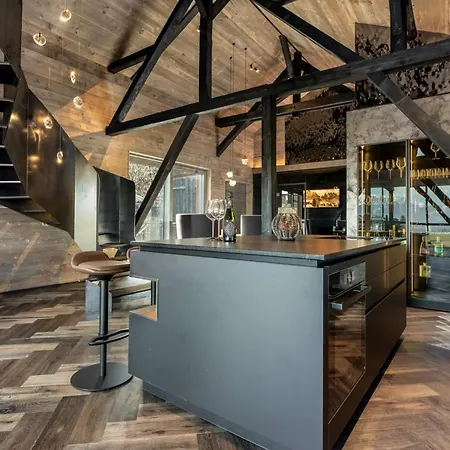 Chalet Black Diamond