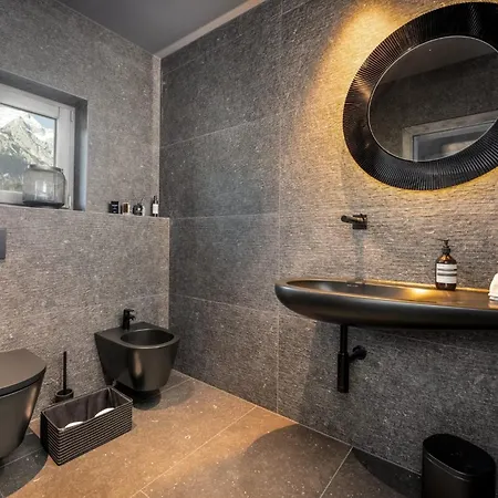 Chalet Black Diamond