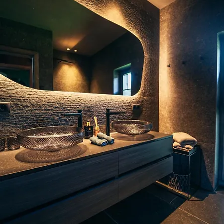 Chalet Black Diamond *