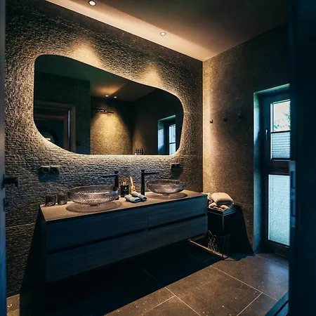 Chalet Black Diamond